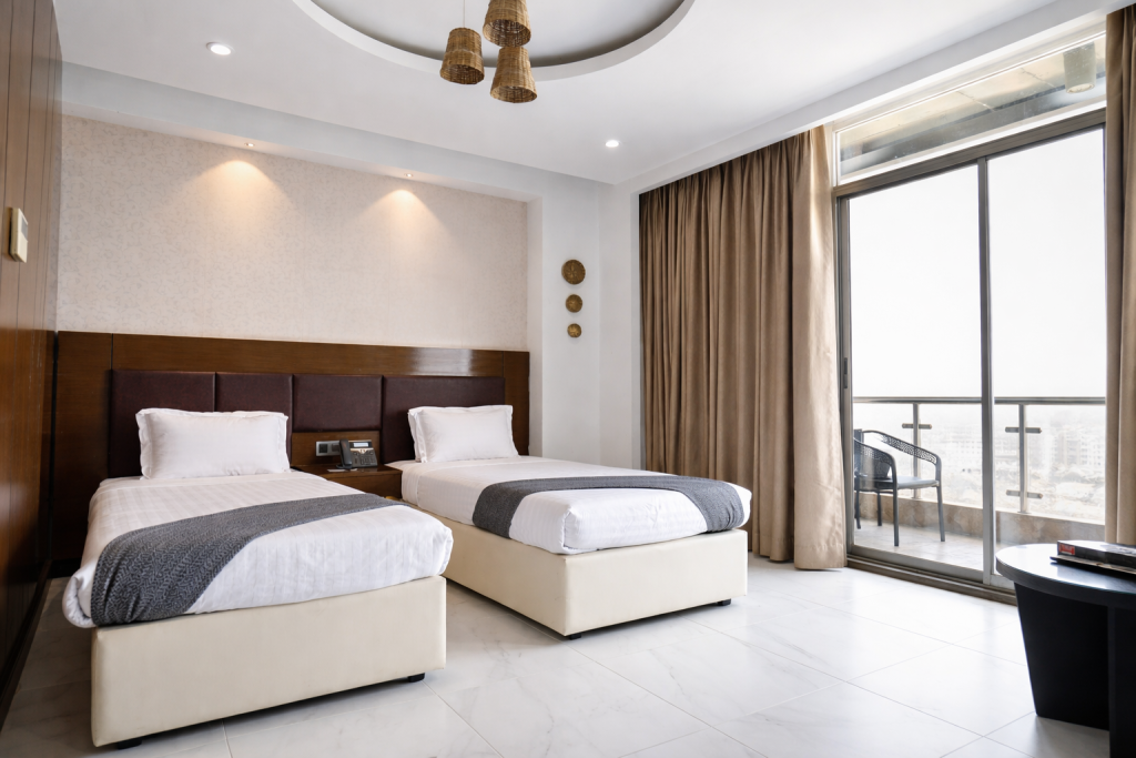 Crown Premium Deluxe Room Twin Bed-Crown Comfortia Hotel