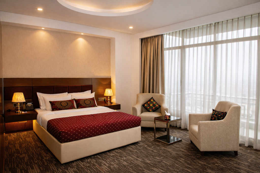 Crown Comfortia Hotel